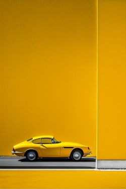 yellow-sports-car-as-the-essence-of-luxury-2